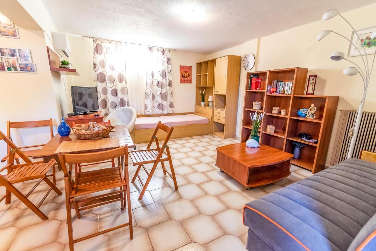פרבזה Pine Trees Apartment מראה חיצוני תמונה